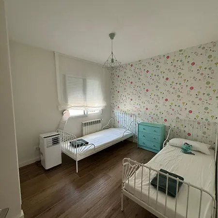 Chalet Independiente Con Piscina * 拉波夫拉德瓦利沃纳