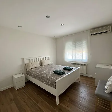 Chalet Independiente Con Piscina